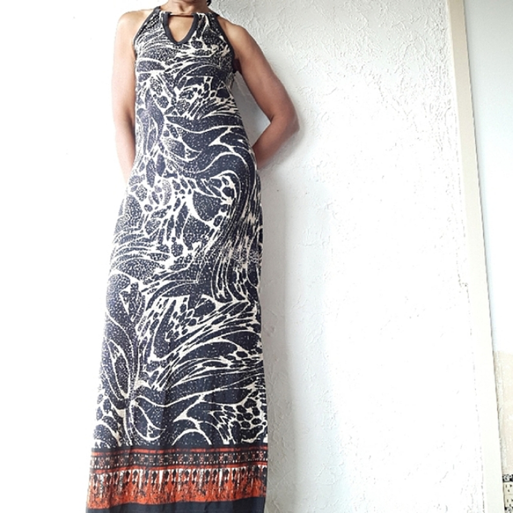 Black & Tan Tribal Print Maxi w/Gold Neckpiece